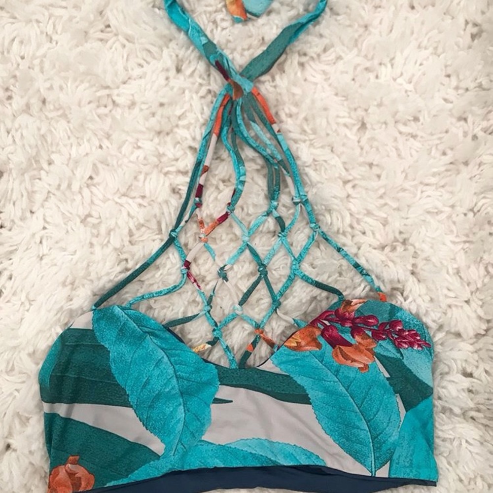 BRAND NEW NEVER WORN BEFORE SAN LORENZO BIKINI TOP
